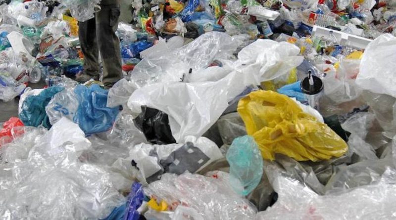 Les sachets plastiques coulent à flots au Bénin. A quoi aurait servi la loi N°2017-39 ?