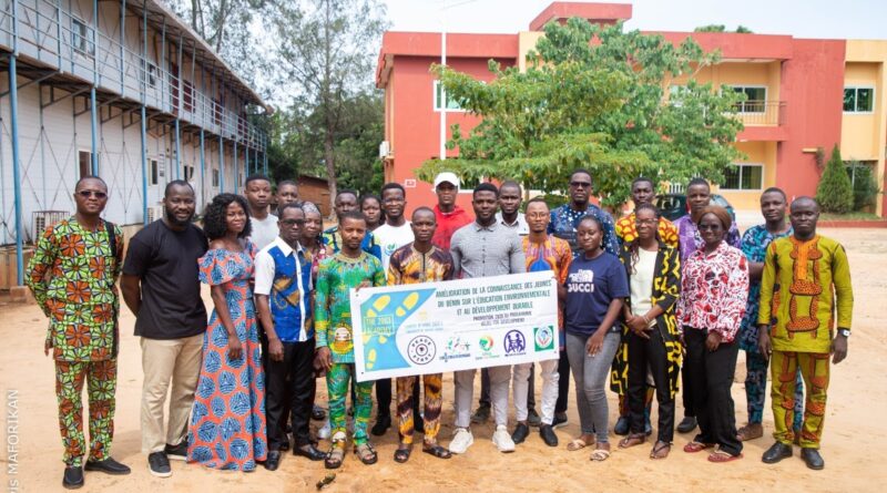 Les alumni de Peace First outillent 20 jeunes du sud Bénin à l’éducation environnementale et au développement durable